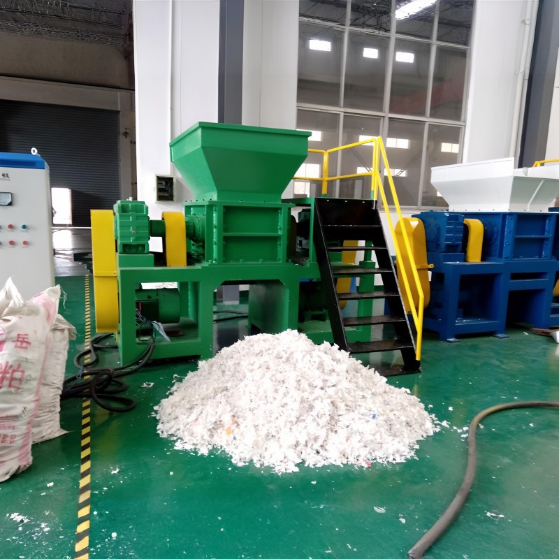 Stroj za drobilnik z dvojno gredi